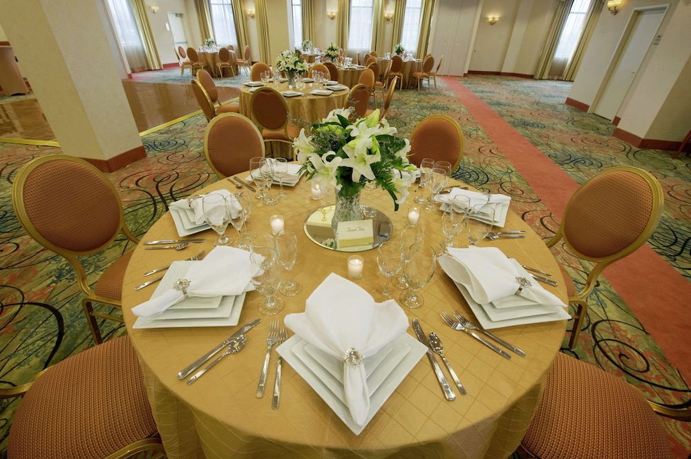 Homewood Suites by Hilton East Rutherford - Meadowlands