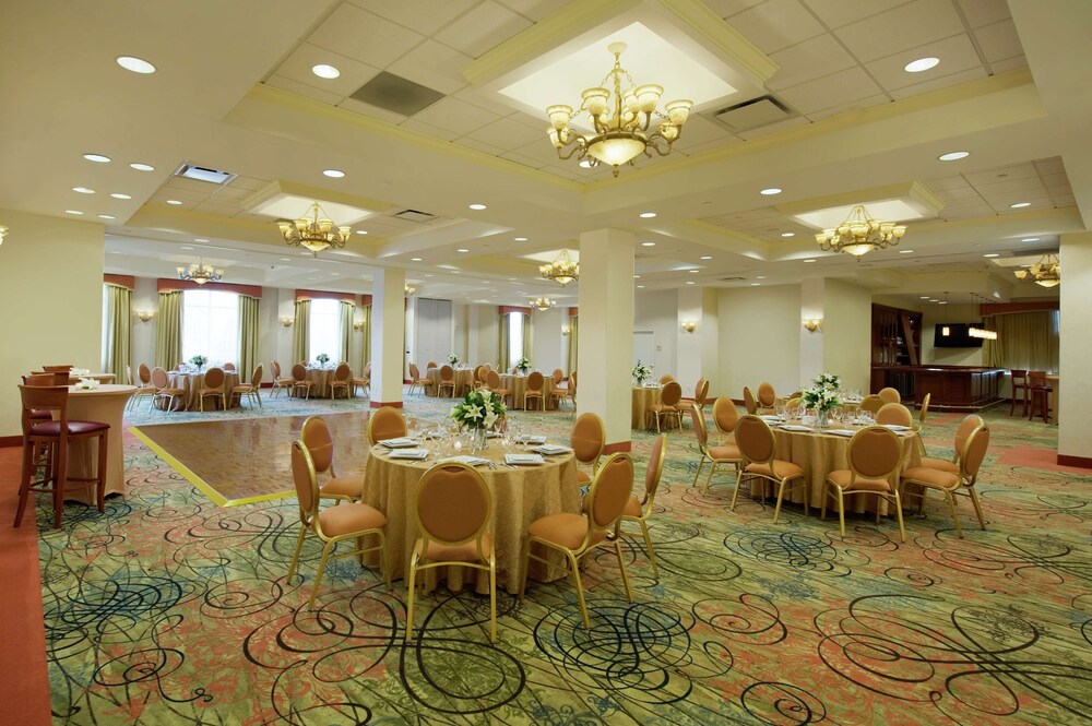 Homewood Suites by Hilton East Rutherford - Meadowlands