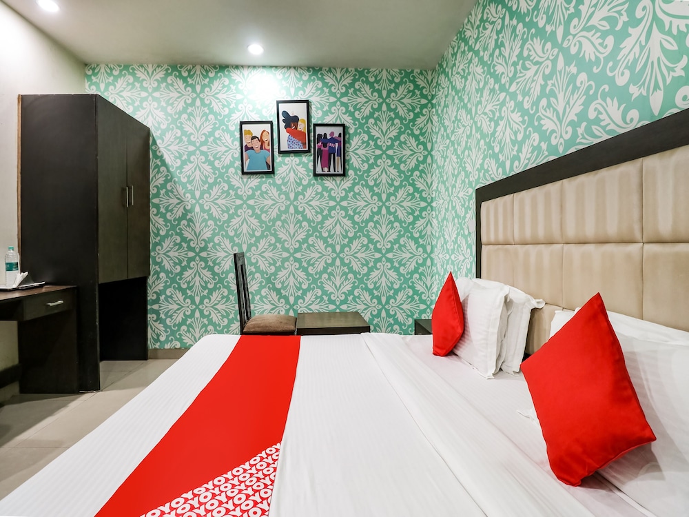 Oyo 4184 Hotel The Rts