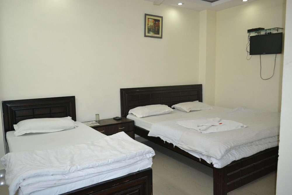 Hotel Apple Villa @ New Delhi