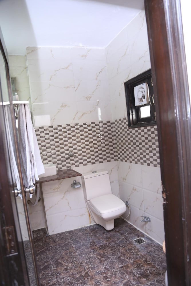 Hotel Apple Villa @ New Delhi