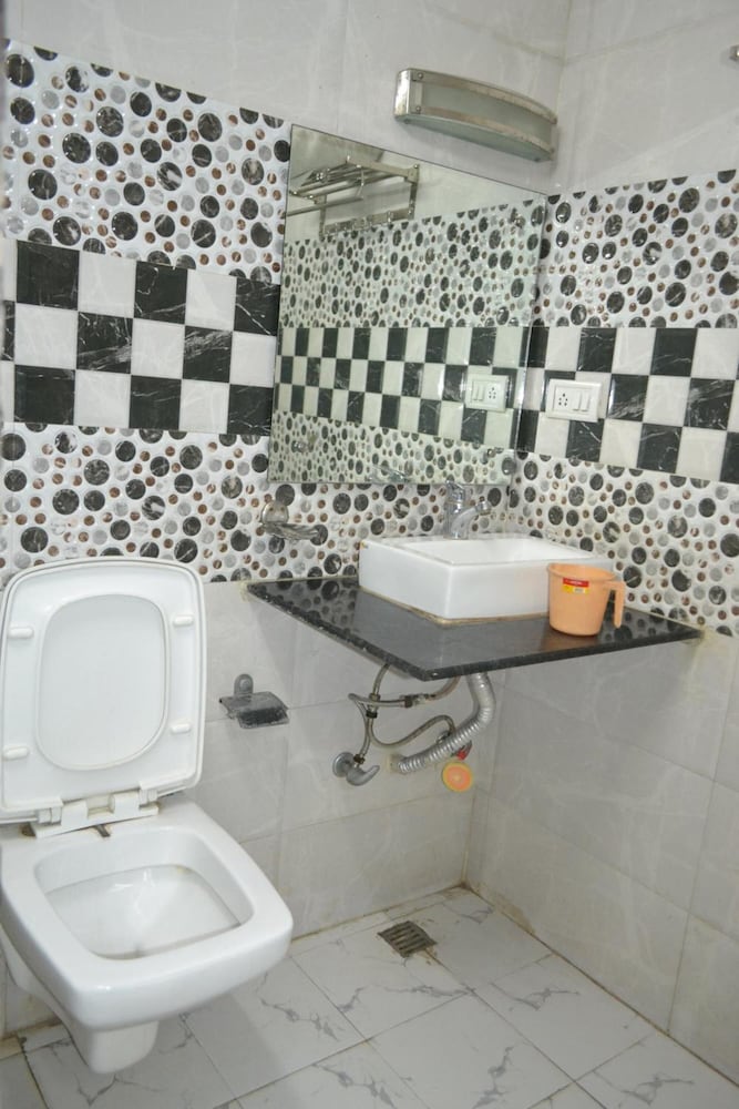 Hotel Apple Villa @ New Delhi