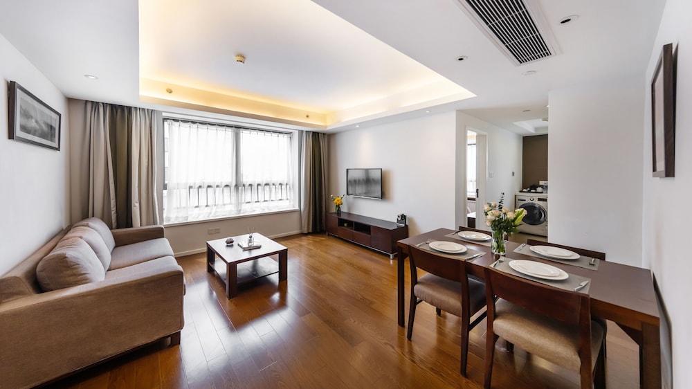 Starr Hotel (Shanghai Jing'an Railway Station) 