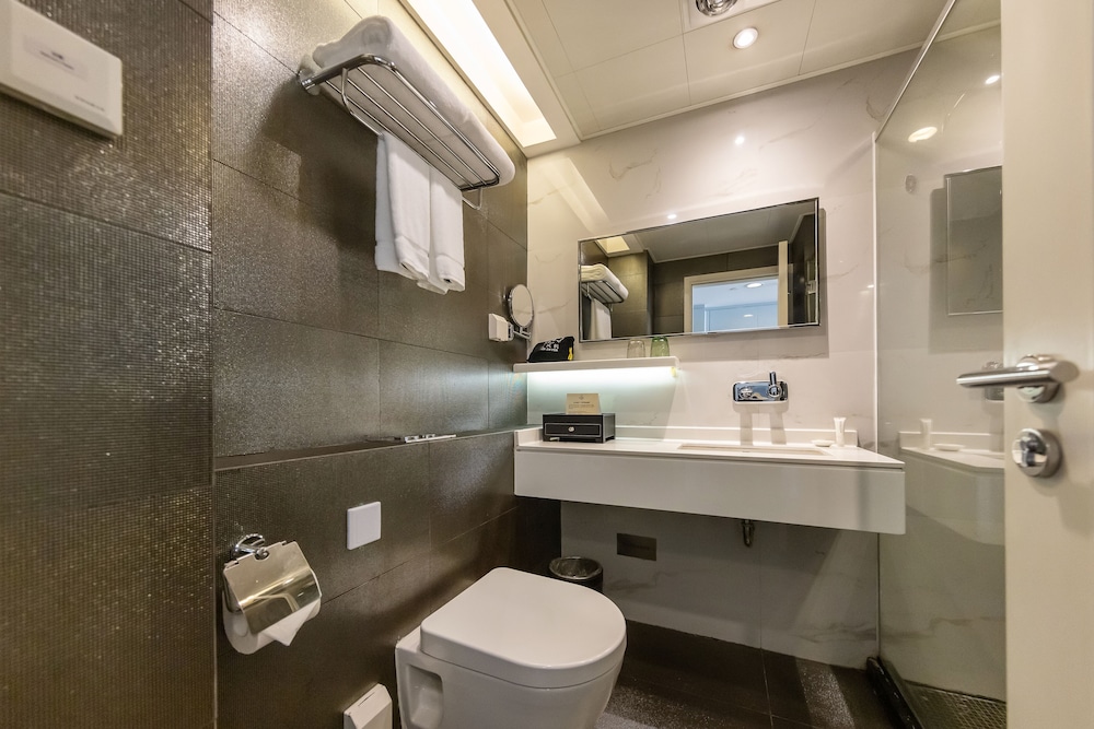 Starr Hotel (Shanghai Jing'an Railway Station) 