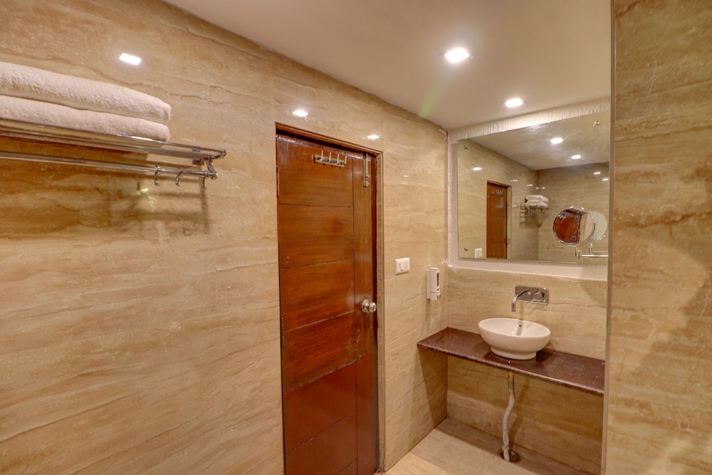 FabHotel Sikka Royal Classic, Mall Road