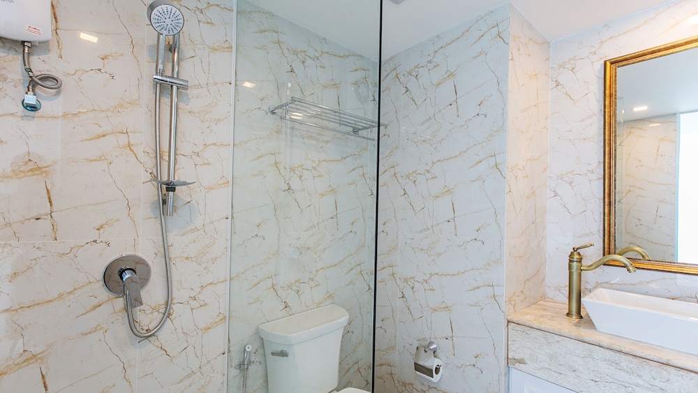 B2 Hua Hin Premier Hotel
