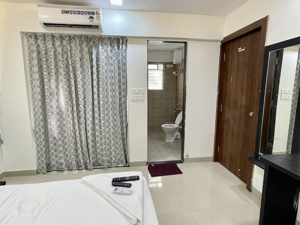 StayBird - Silver Oak, An Apartment Hotel
