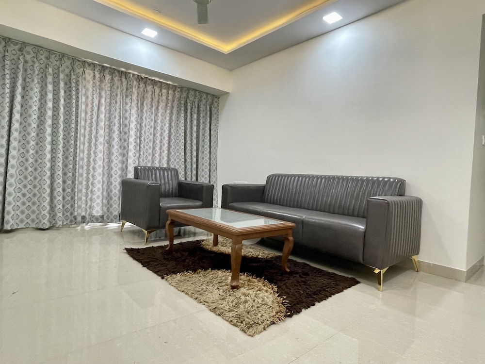 StayBird - Silver Oak, An Apartment Hotel