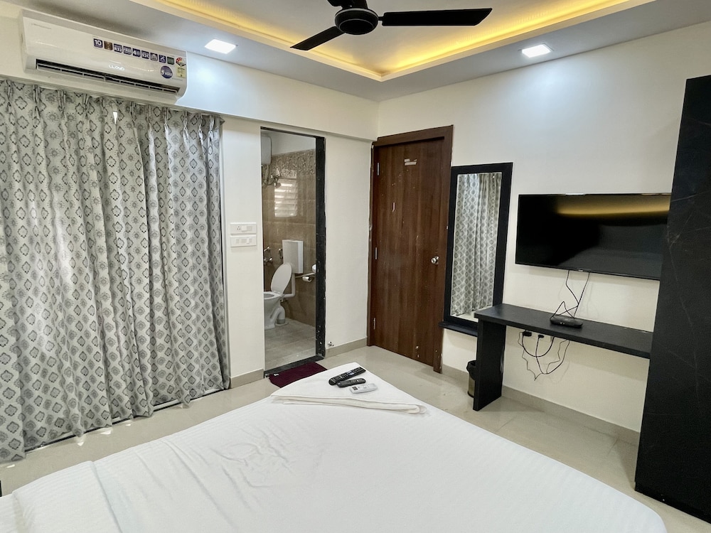 StayBird - Silver Oak, An Apartment Hotel
