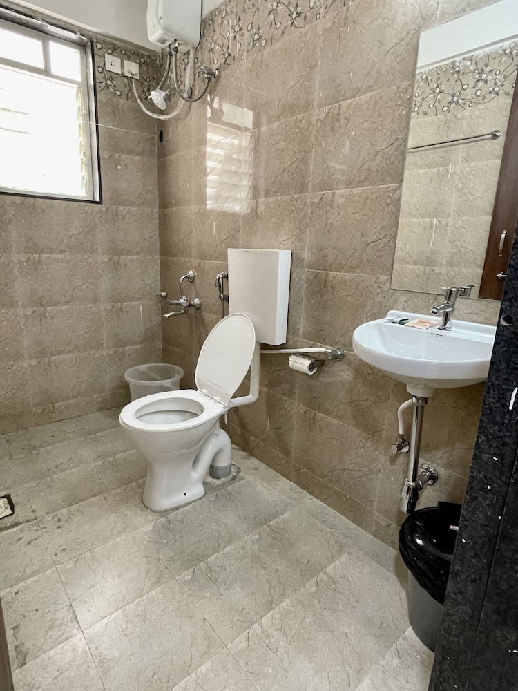 StayBird - Silver Oak, An Apartment Hotel