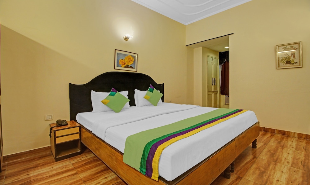 Treebo Mira Inn, Camac Street