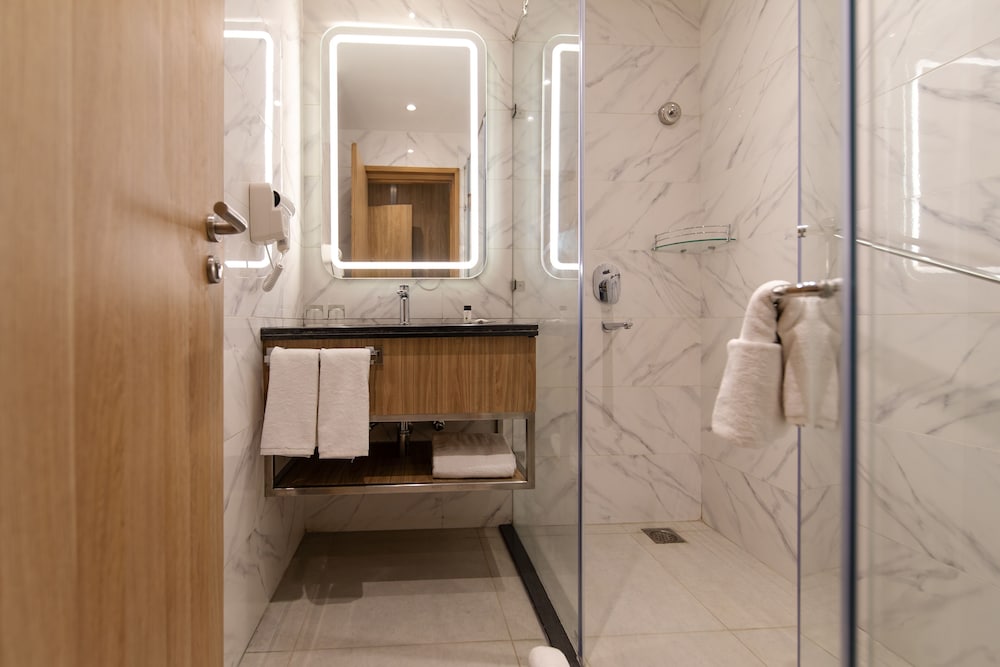 Hometel Alambagh Lucknow, A Sarovar Hotel