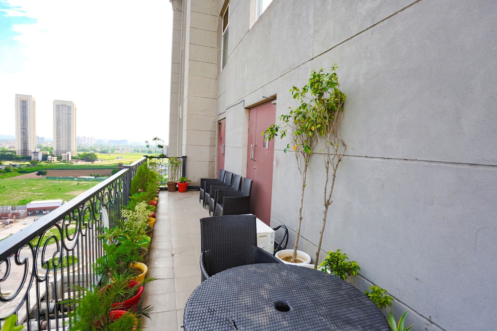 FabHotel Sapphire 83