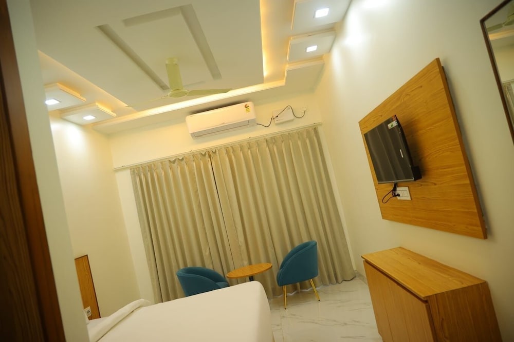Hotel Shri Radha Orchid, Barsana