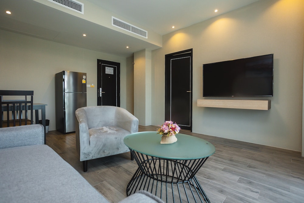 Kana Triple L Hotel