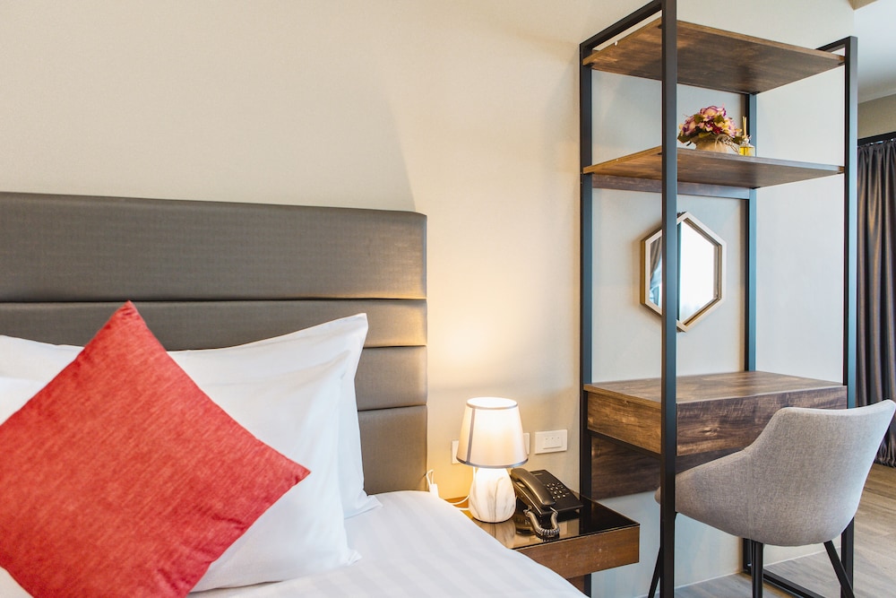 Kana Triple L Hotel