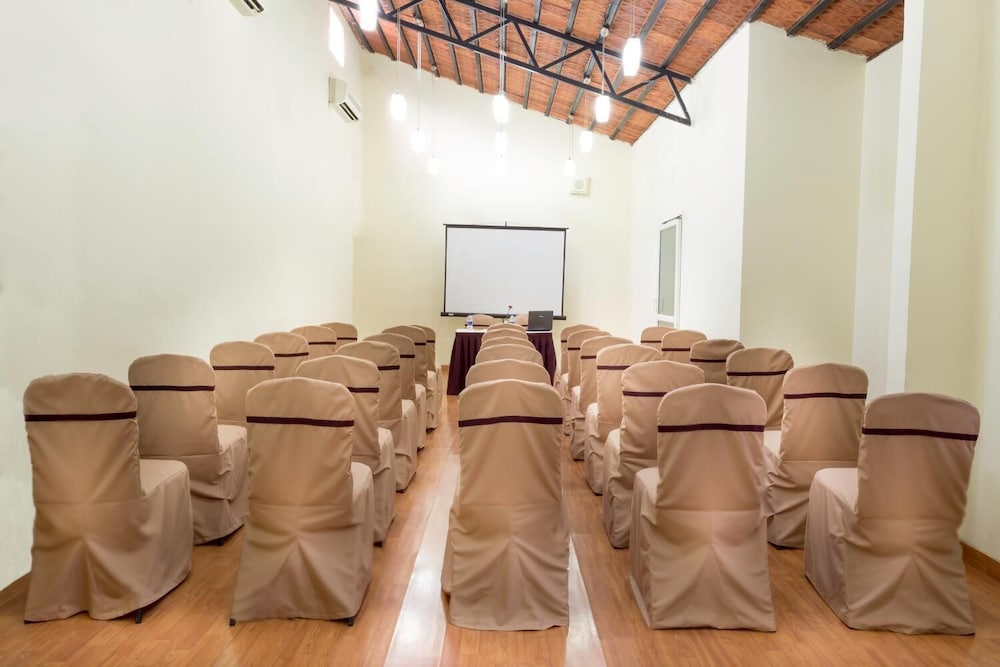 HM Suites & Studios | Rooms in an Apartment