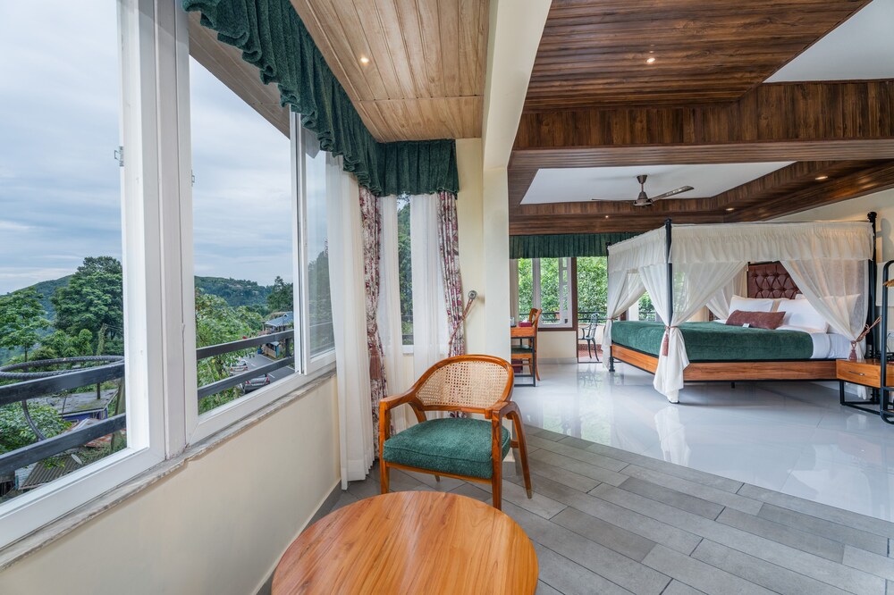Summit Bougainvillea Tea Resort
