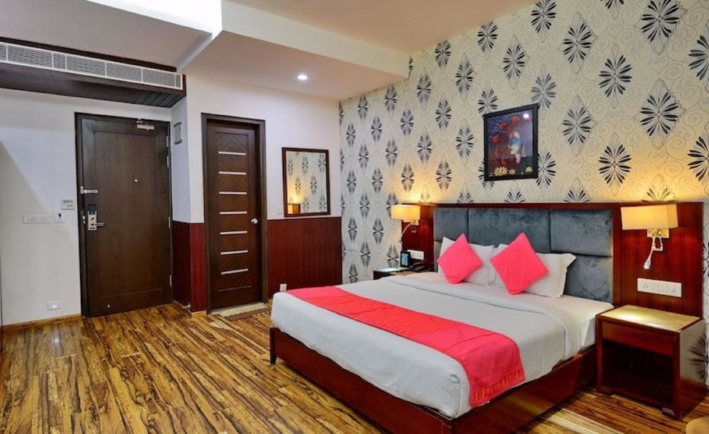 Prem Plaza Hotel