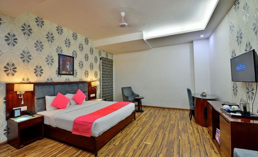 Prem Plaza Hotel