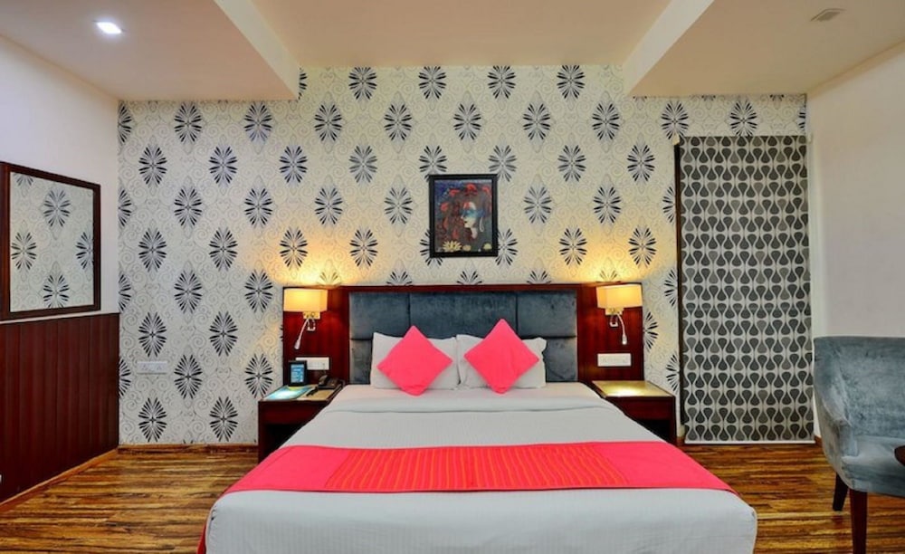 Prem Plaza Hotel
