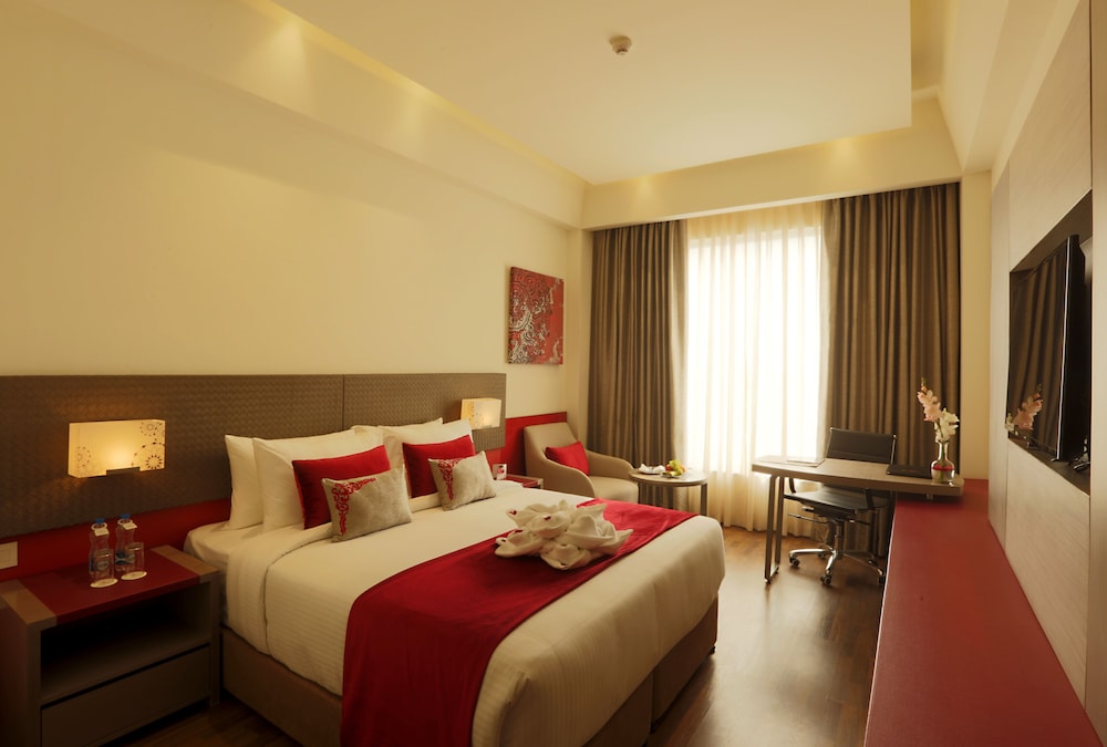  Ramada by Wyndham Lucknow Hotel & Convention Centre