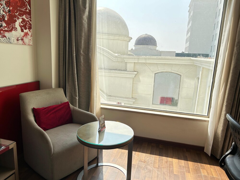  Ramada by Wyndham Lucknow Hotel & Convention Centre