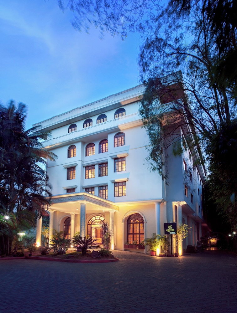The Grand Magrath Hotel