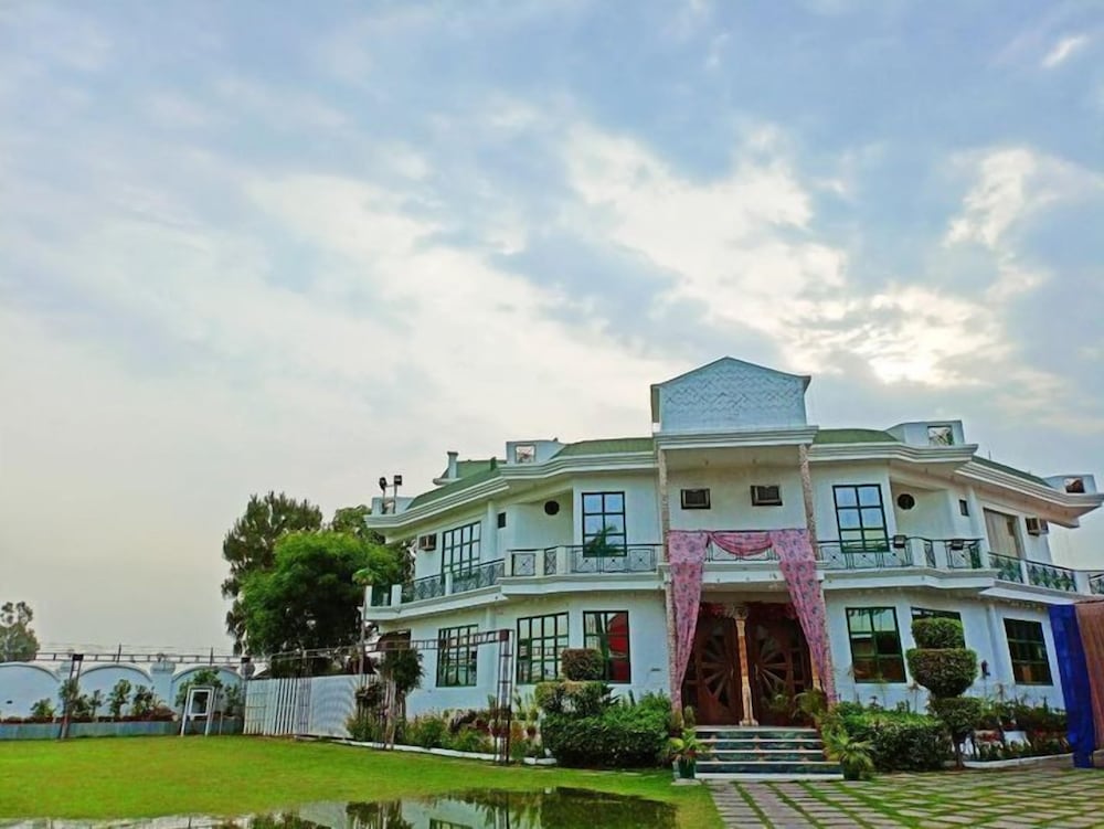 Garden Resort & Hotel 