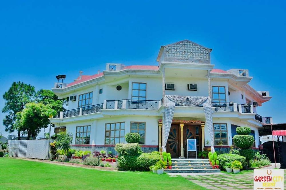 Garden Resort & Hotel 