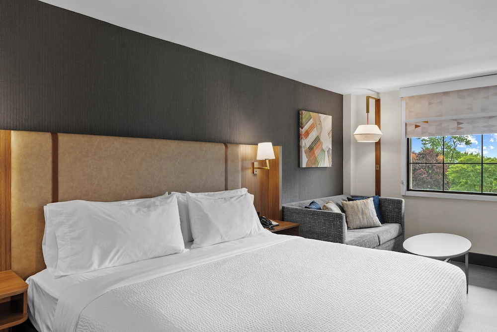Holiday Inn Niagara Falls State Park Entry by IHG