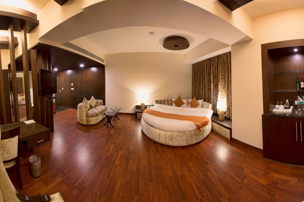 Mercure Chandigarh Tribune Chowk