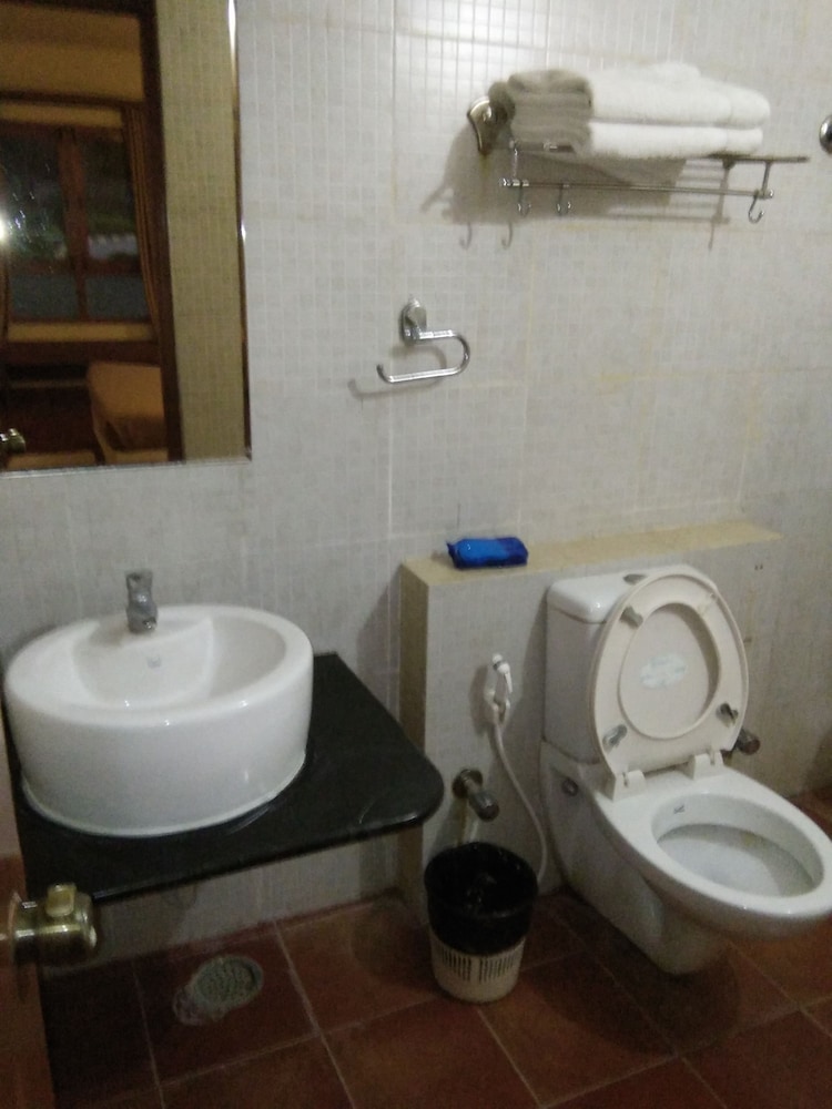 Country Club Wildlife Resort