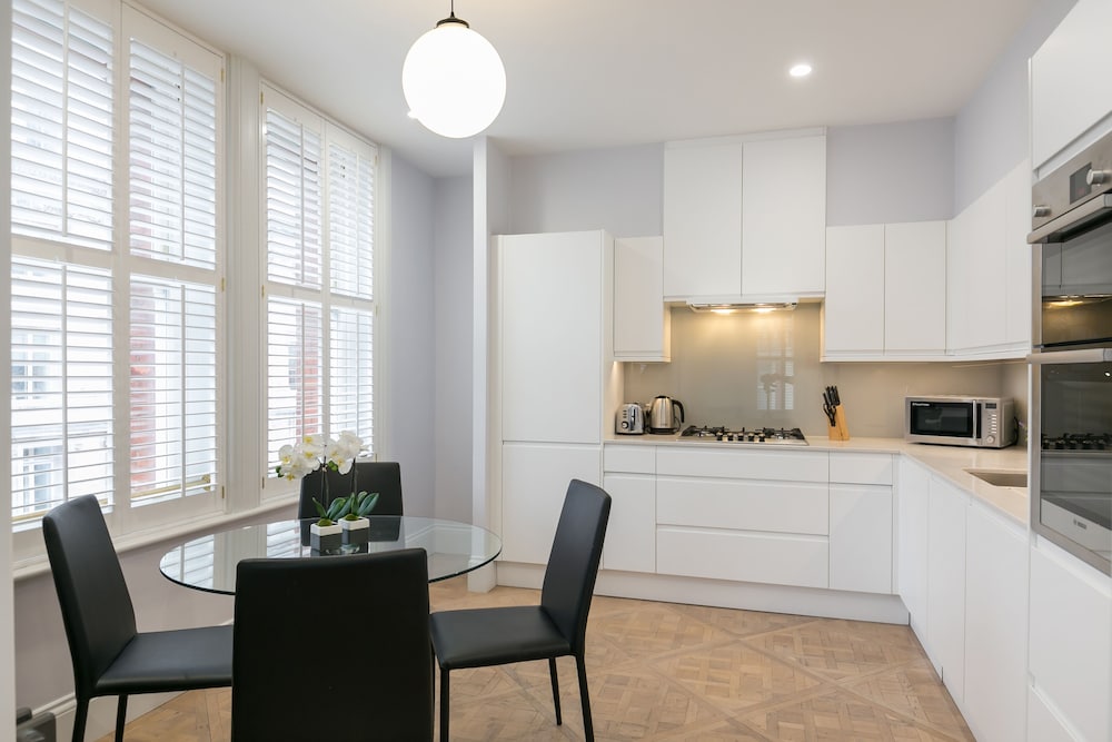 Urban Chic - Shaftesbury