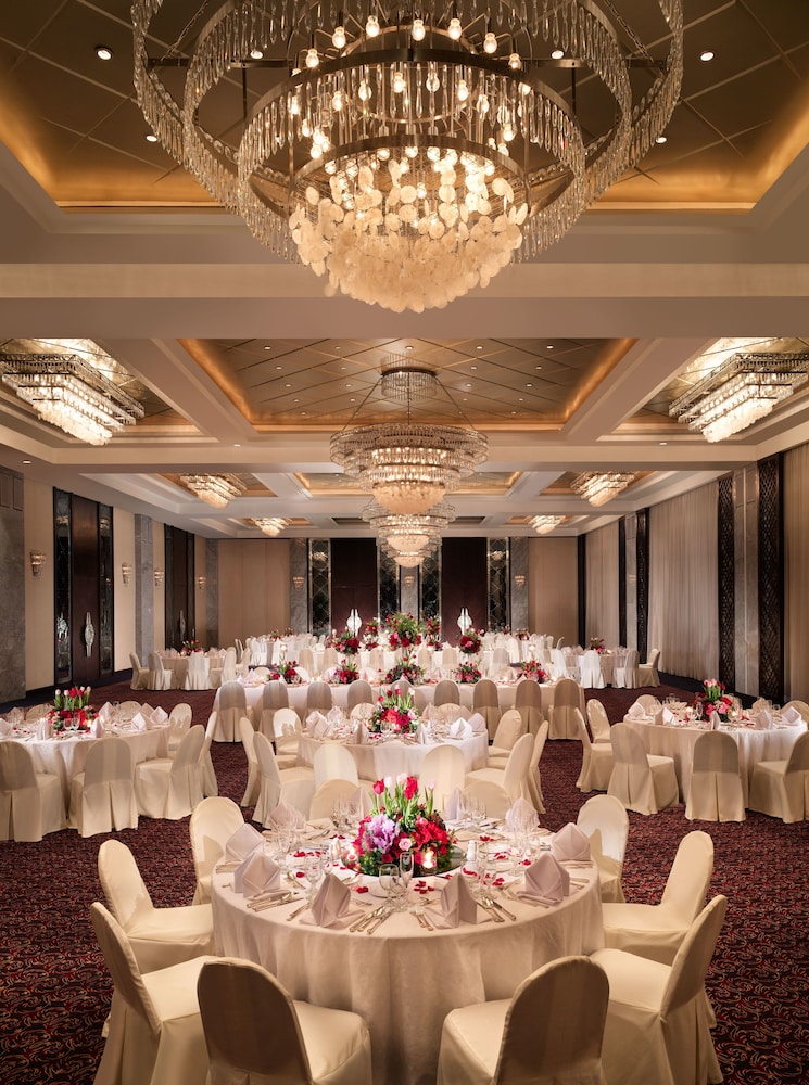 The Peninsula Manila