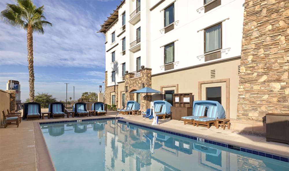 Bear Springs Hotel