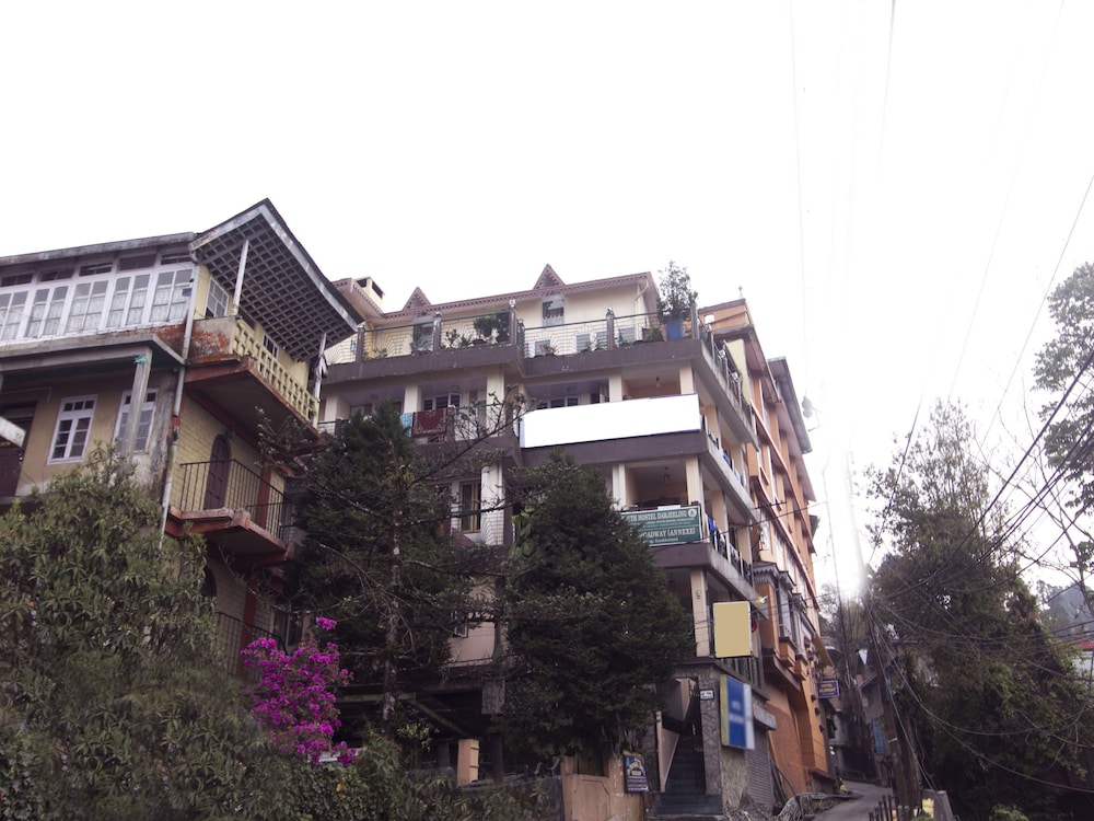 Goroomgo Broadway Annexe Darjeeling