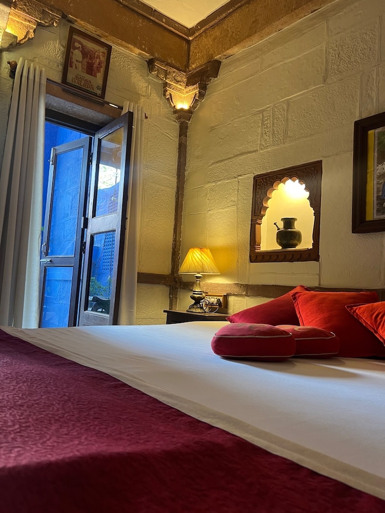 Raj Mandir Boutique Home Stay