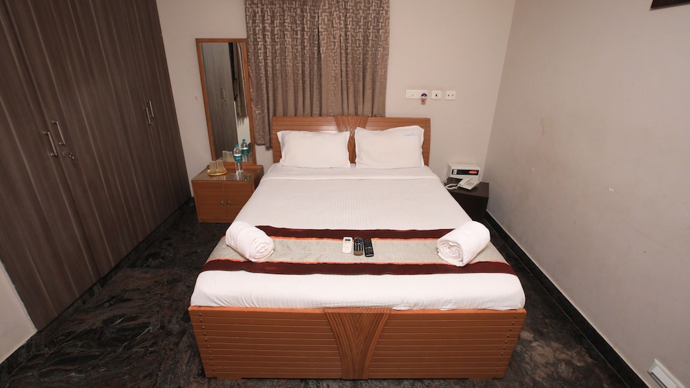 Rithikha Inn Porur