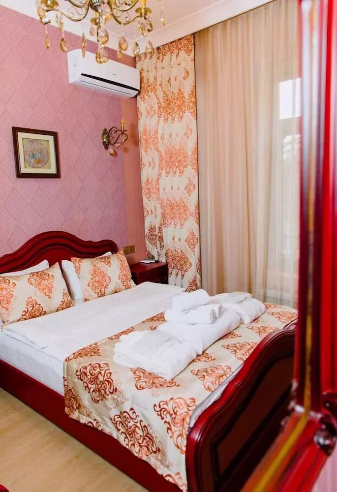 Royal Antique Boutique Hotel