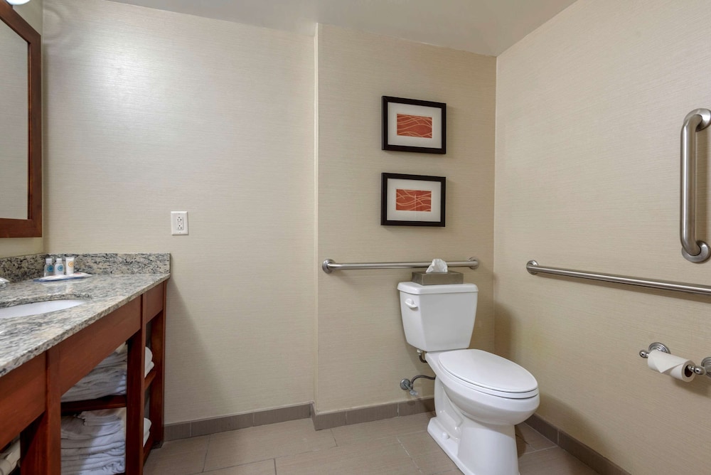 Comfort Inn The Pointe