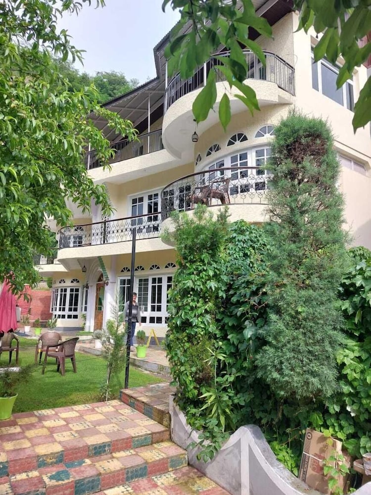 Hotel Rose Inn