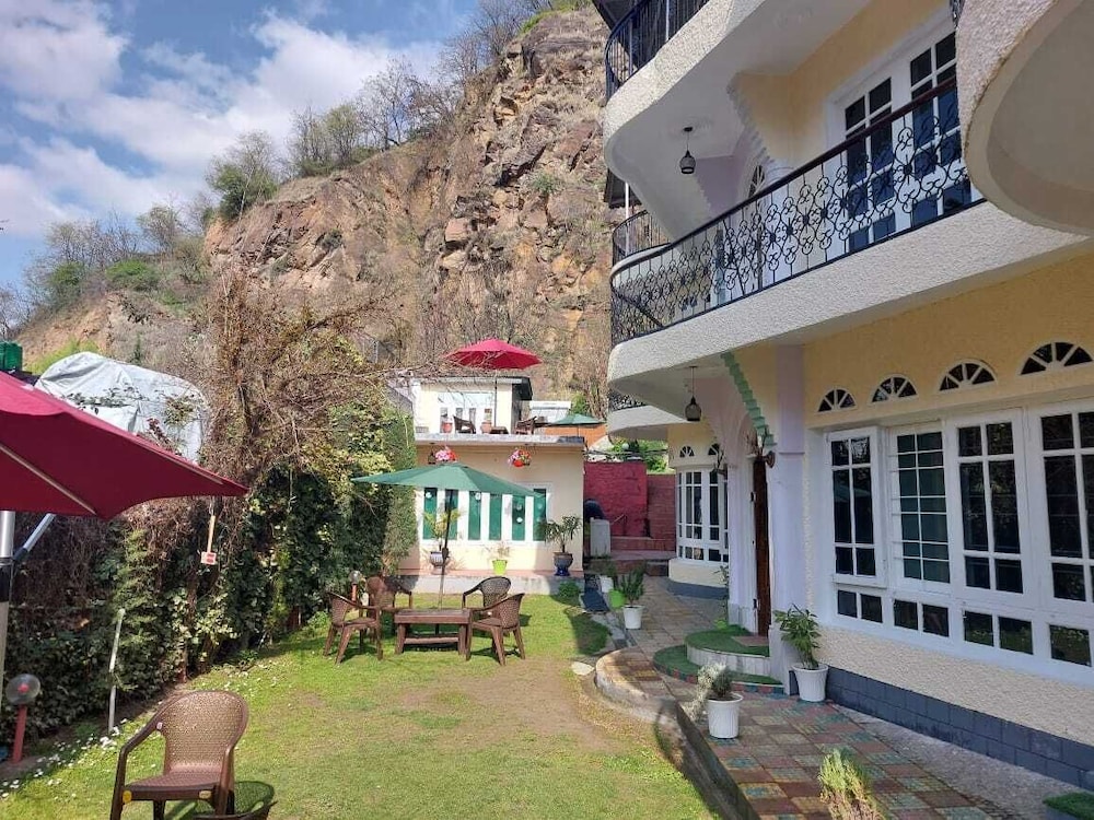 Hotel Rose Inn
