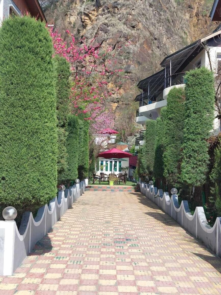 Hotel Rose Inn