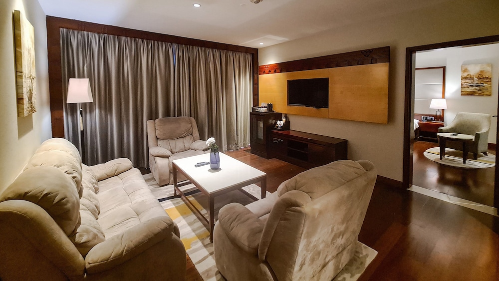 Crowne Plaza Kochi, an IHG Hotel