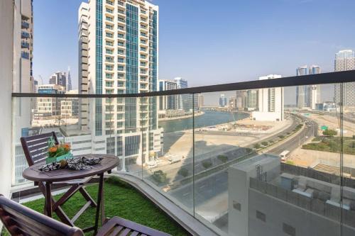 Cosy Studio with Luxurious Pool in Business Bay Bayz Tower