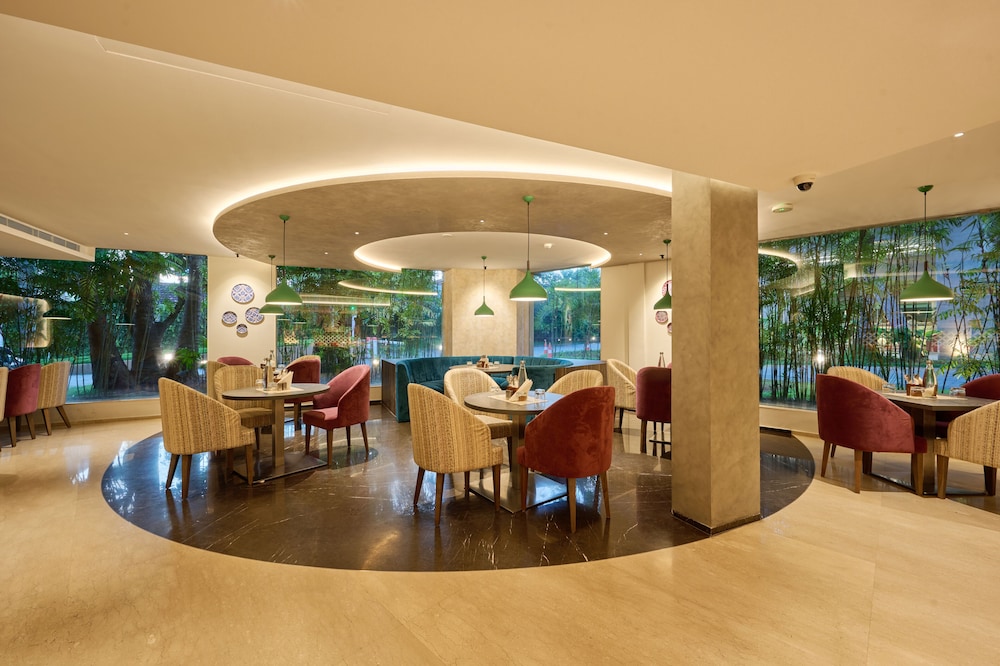 Flora Airport Hotel and Convention Centre Kochi