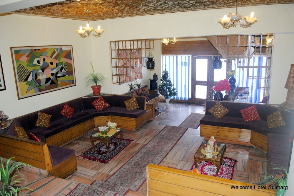 Welcome Hotel Gulmarg (Centrally Heated)