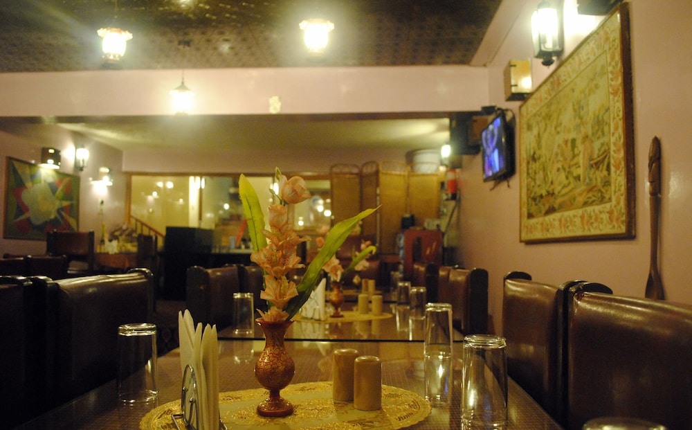 Welcome Hotel Gulmarg (Centrally Heated)