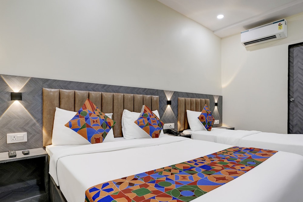 Hotel Golden Sand Inn